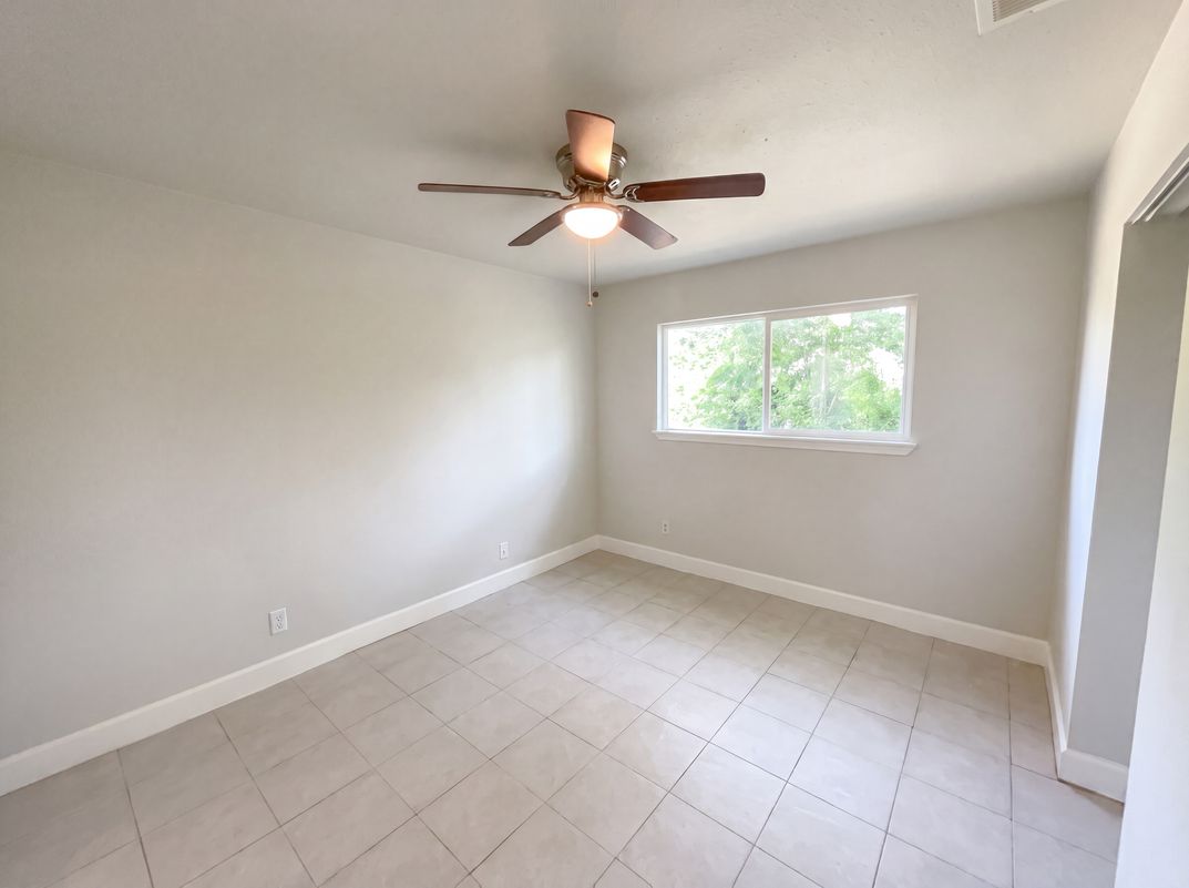 Photo 11 of 18 of 7303 Havenbrook Dr, San Antonio, TX