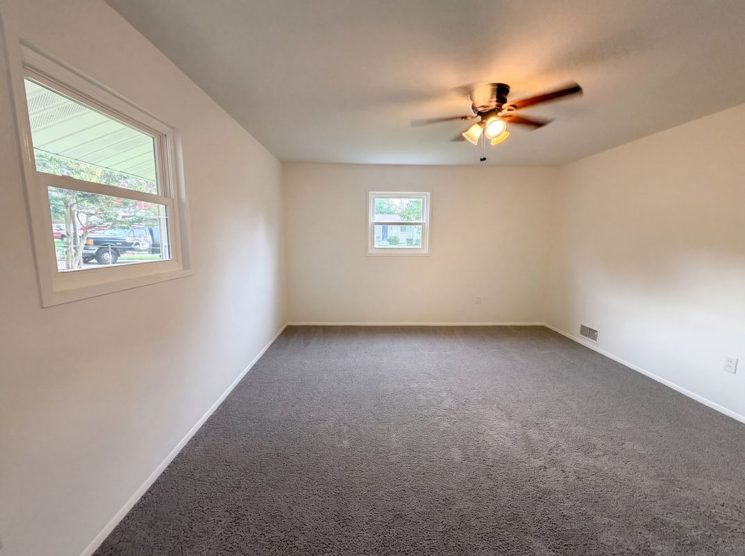 Photo 18 of 32 of 13512 Fitzhugh Ln, Woodbridge, VA