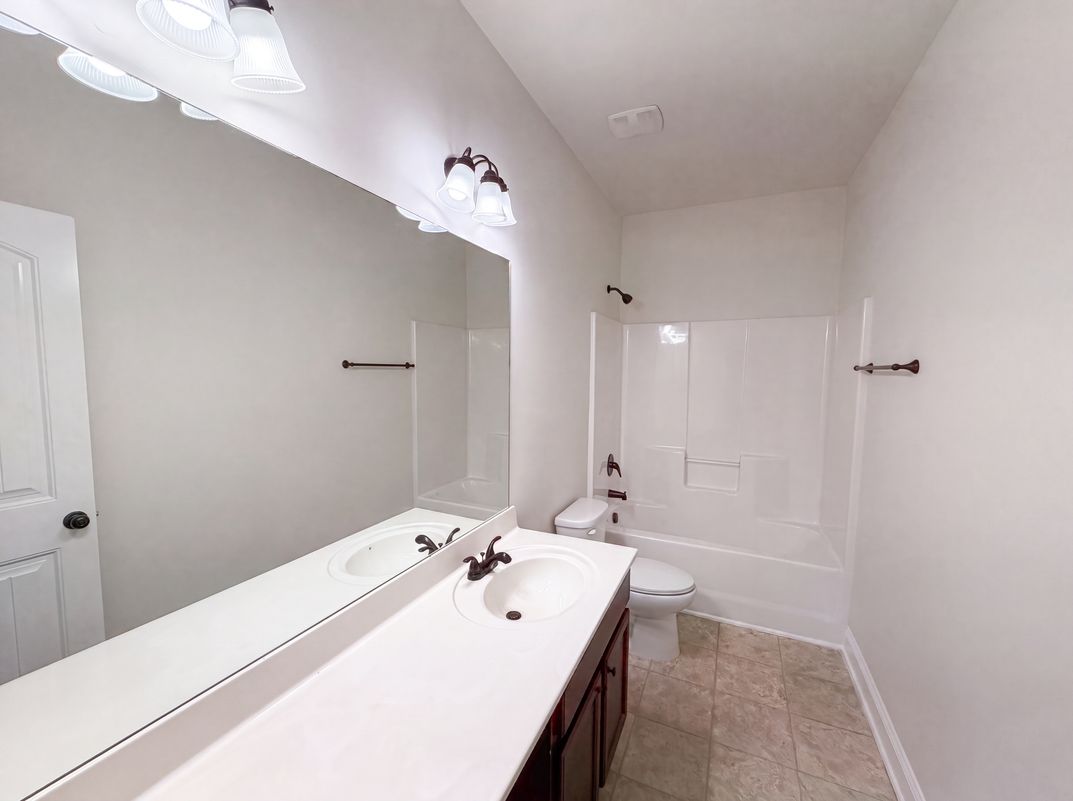 Photo 16 of 22 of 2321 Willow Shade Ln, Loganville, GA