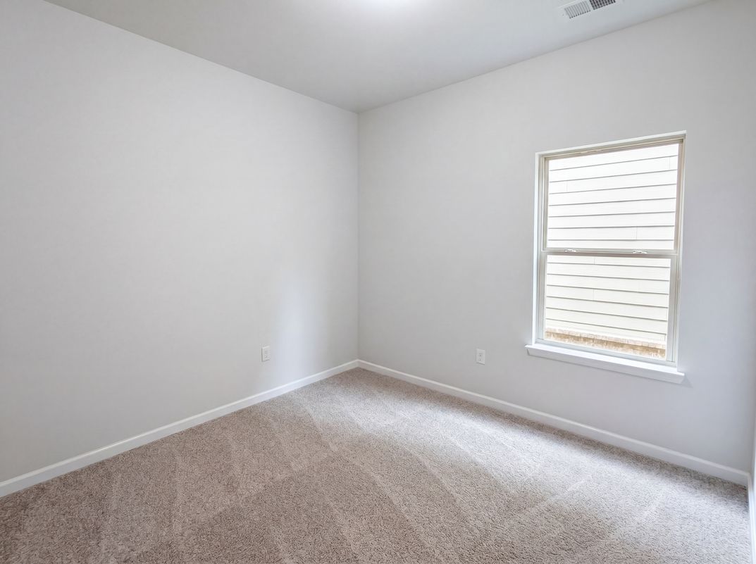 Photo 13 of 26 of 5053 Pioneer Pkwy, McDonough, GA