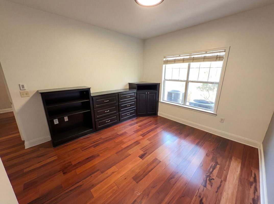 Photo 11 of 24 of 2700 Pine Tree Rd NE, Atlanta, GA