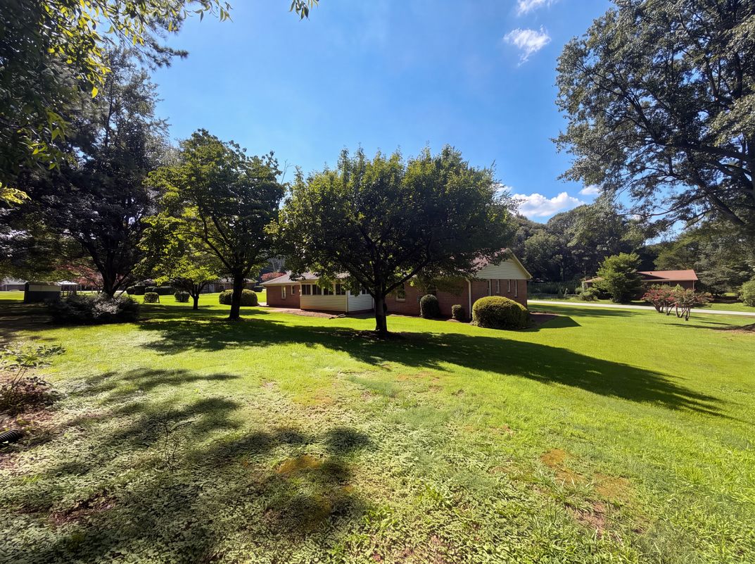 Photo 28 of 32 of 604 Meadowbrook Dr, Spartanburg, SC