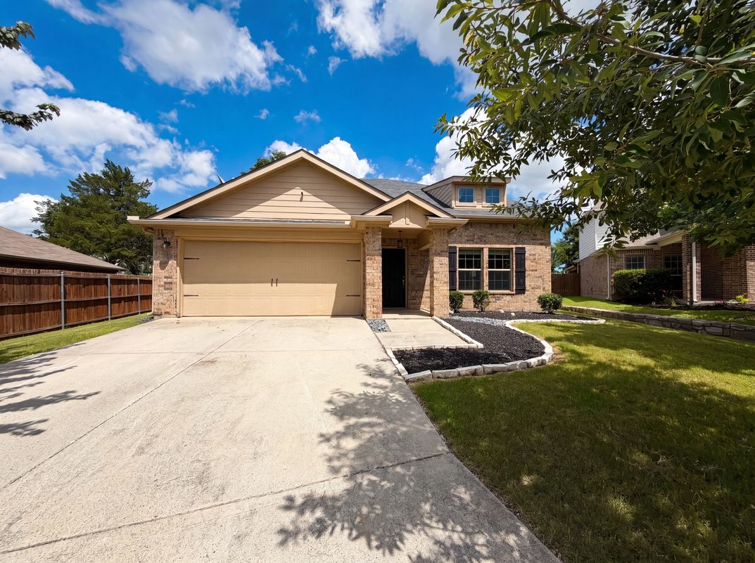 Photo 15 of 17 of 1404 Claire Ln, Royse City, TX