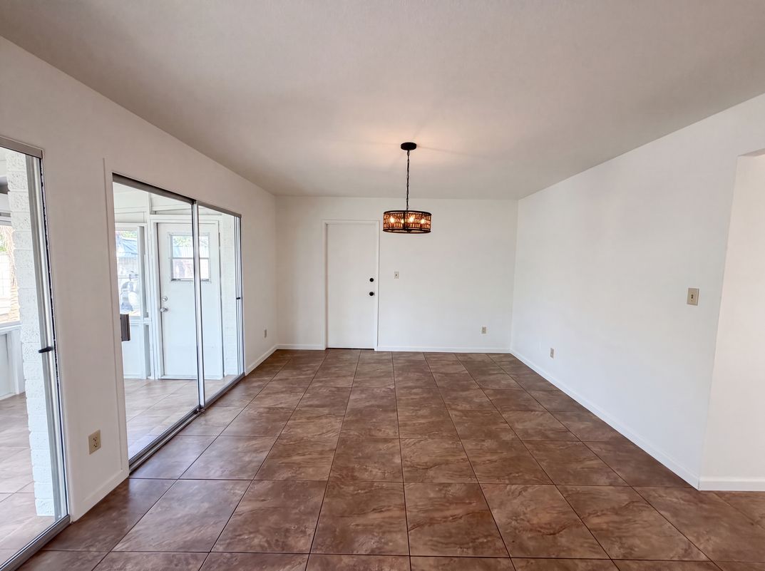 Photo 9 of 26 of 10501 W Loma Ln, Peoria, AZ