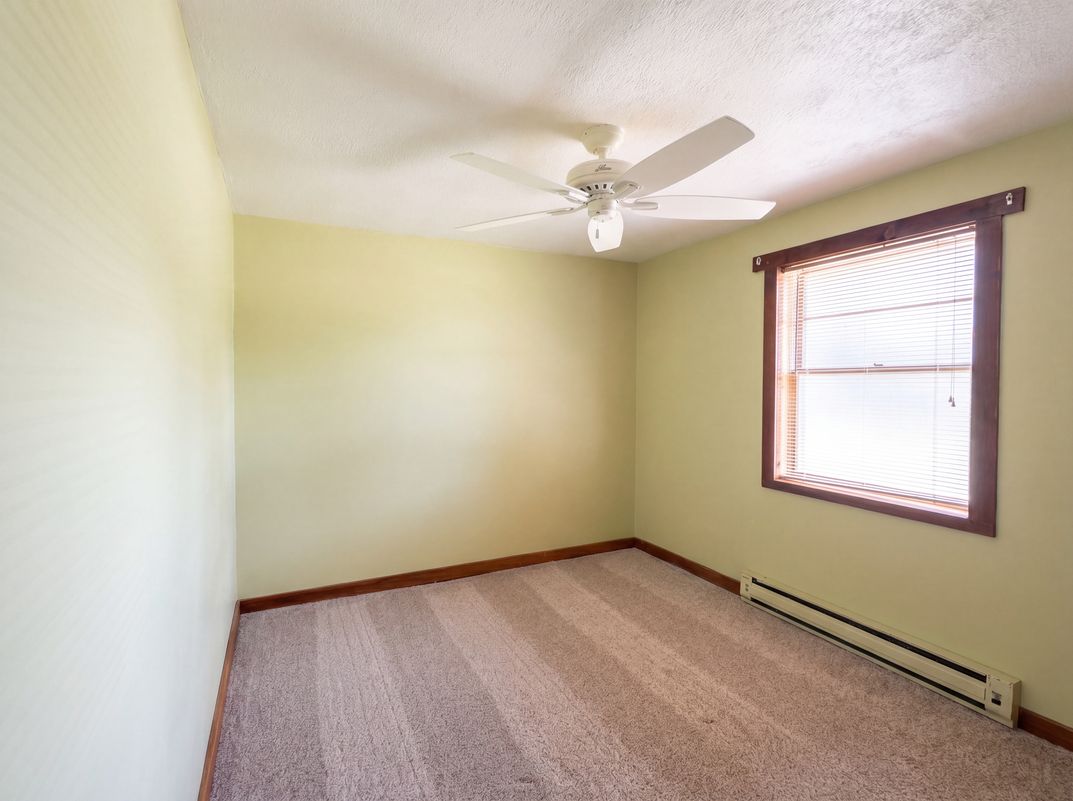 Photo 4 of 19 of 1385 Bender Ave, Daytona Beach, FL
