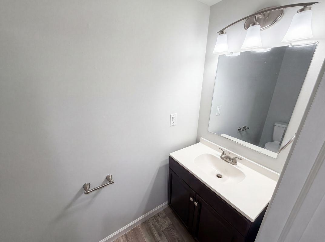 Photo 20 of 28 of 2219 Rolling Oak Dr, Indianapolis, IN