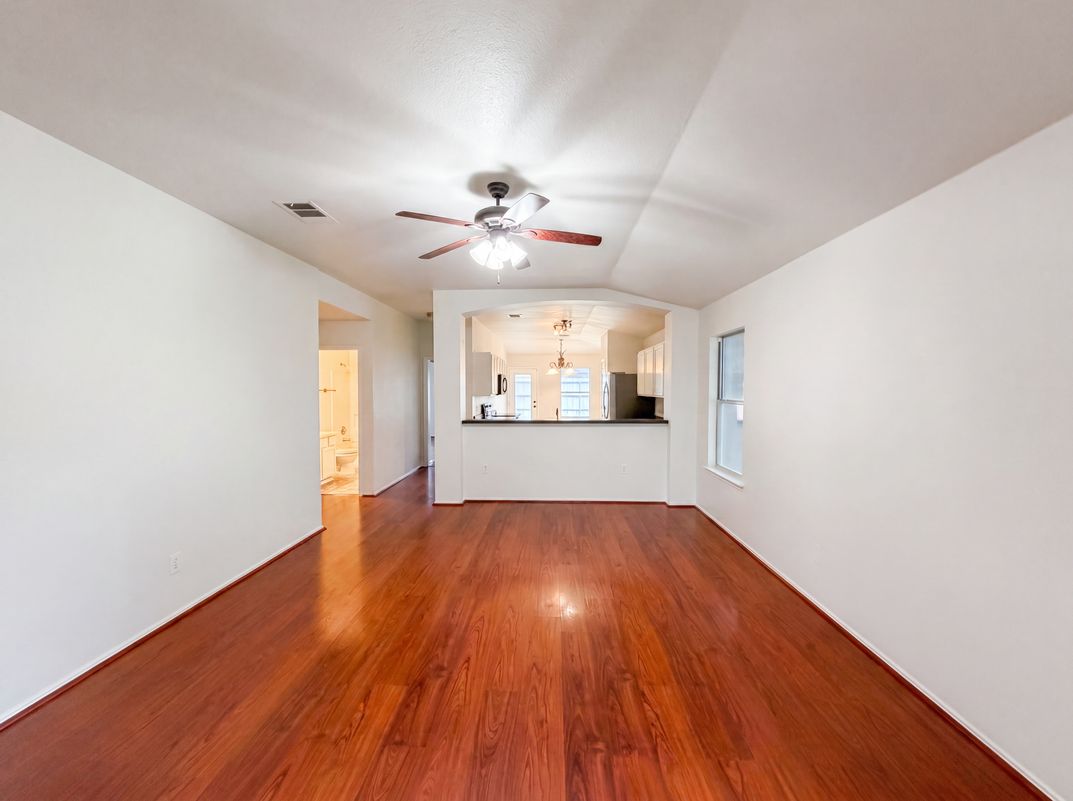 Photo 3 of 16 of 413 E Vega Ln, Killeen, TX