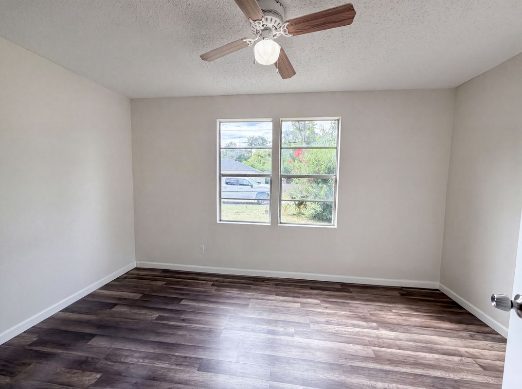 Photo 5 of 21 of 1340 Ottawa Ave, Jacksonville, FL