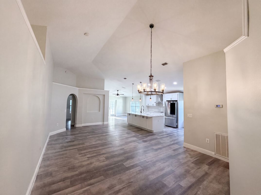 Photo 3 of 25 of 106 Cabrillo Dr, Groveland, FL