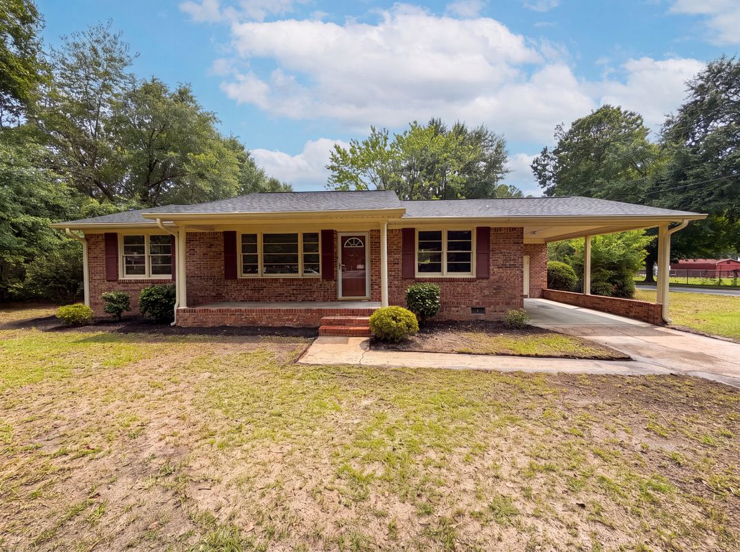 Property photo 1 of 406 Lafayette Way