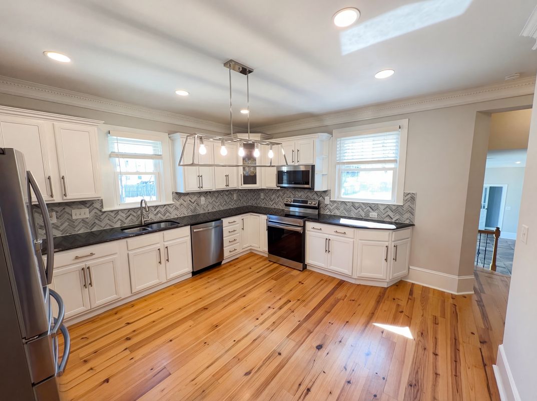 Photo 2 of 32 of 1108 Herrin Ave, Charlotte, NC