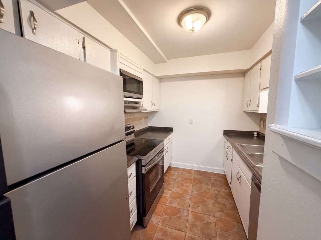 Photo 3 of 16 of 7040 Longstreet Dr, Raleigh, NC