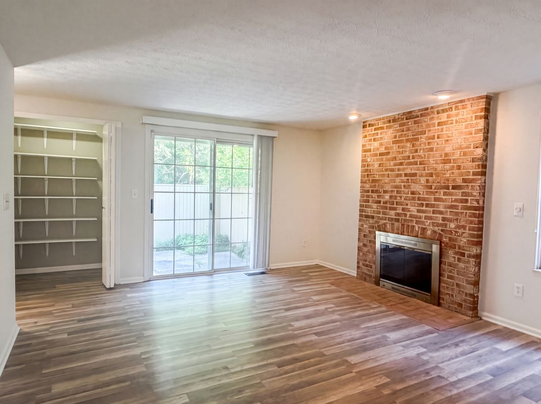 Property photo 3 of 1677 Moravian St