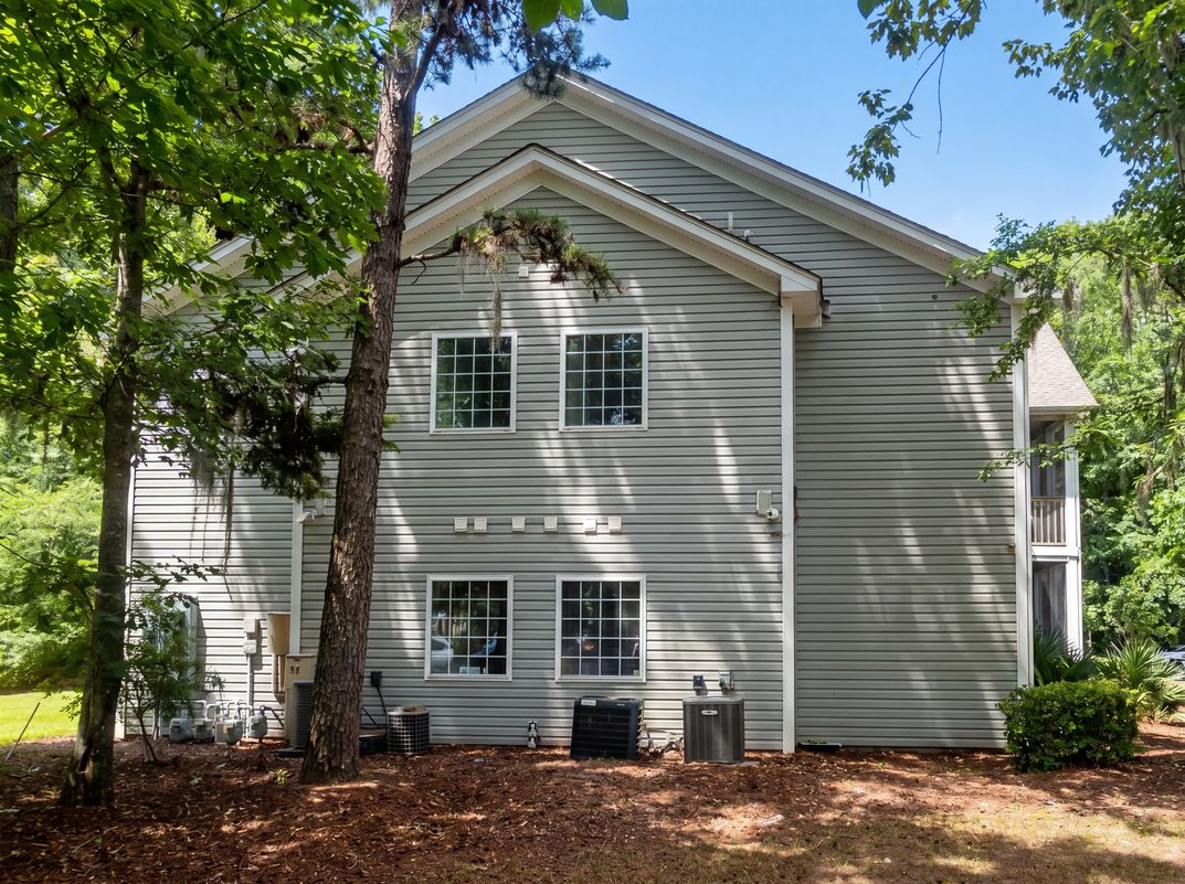 Photo 16 of 17 of 906 W Marymont Ln, Charleston, SC