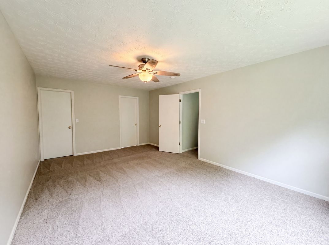 Photo 10 of 27 of 4213 Mallard Dr, Batavia, OH