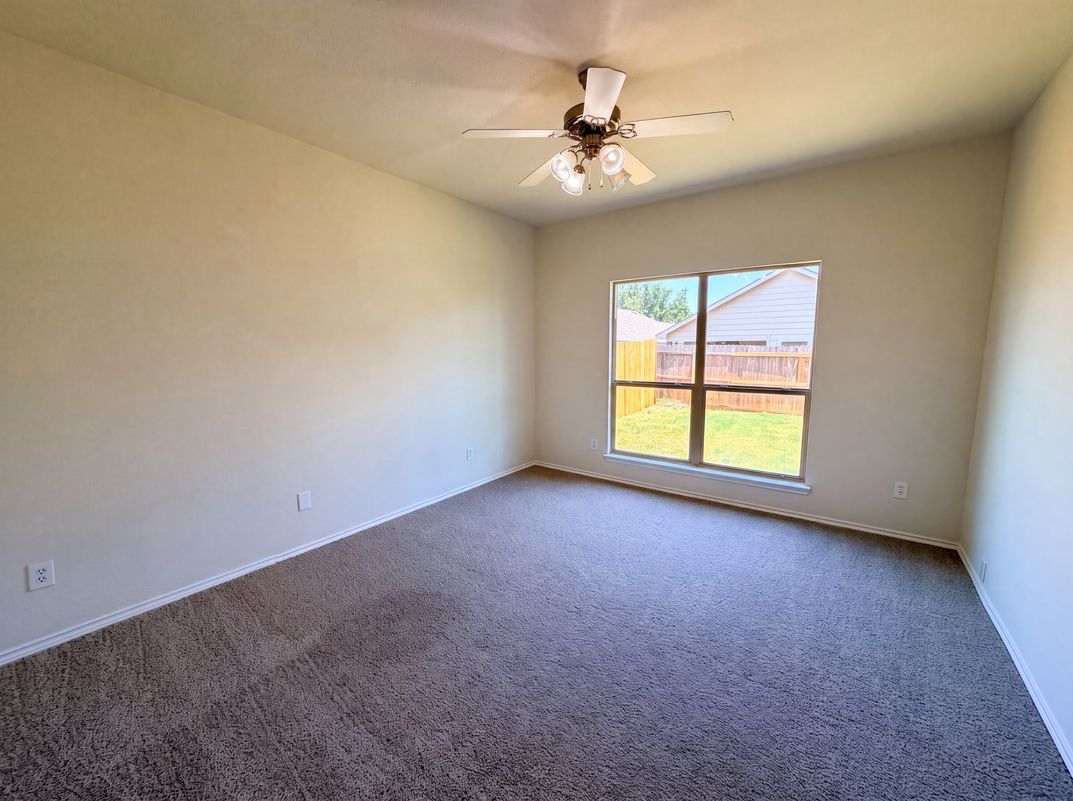 Photo 4 of 18 of 4038 Golden Rod Dr, Forney, TX