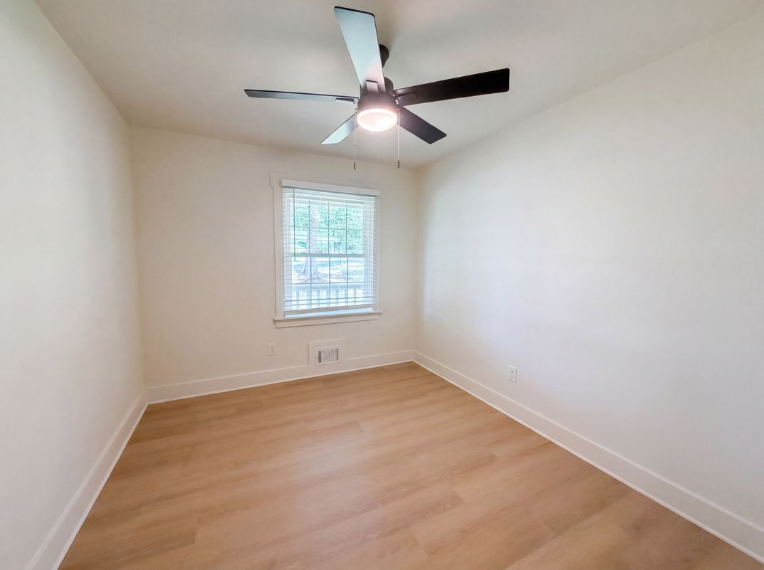 Photo 11 of 18 of 4747 Nelda Dr, Austell, GA