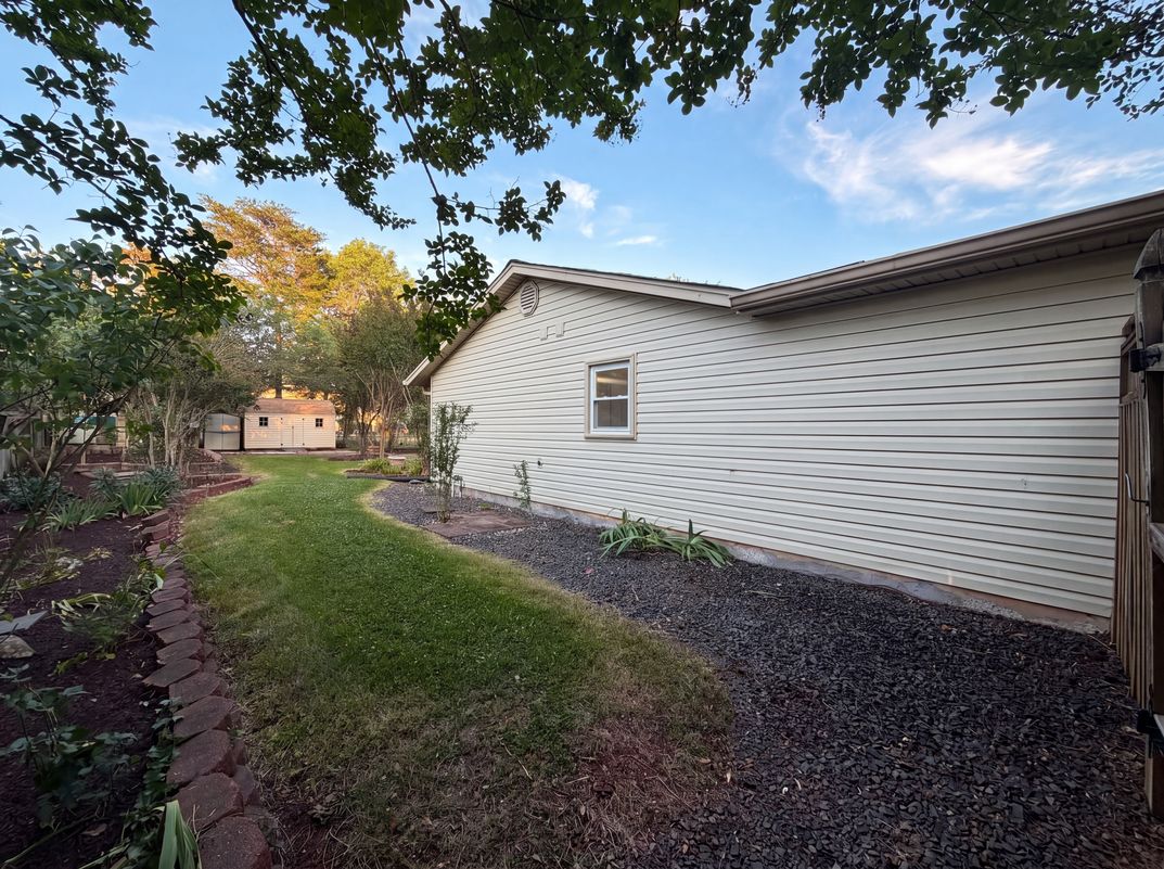 Photo 43 of 51 of 8947 Rosewood St, Manassas, VA