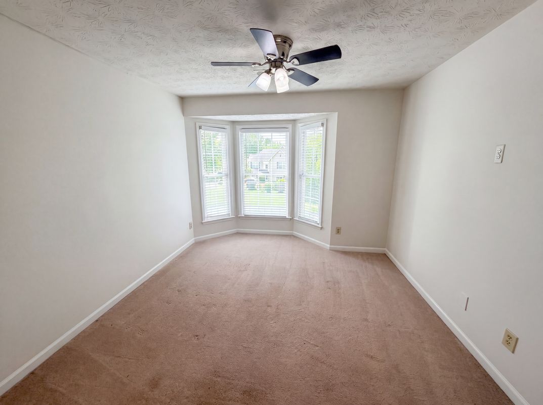 Photo 4 of 26 of 4342 Trotters Way Dr, Snellville, GA