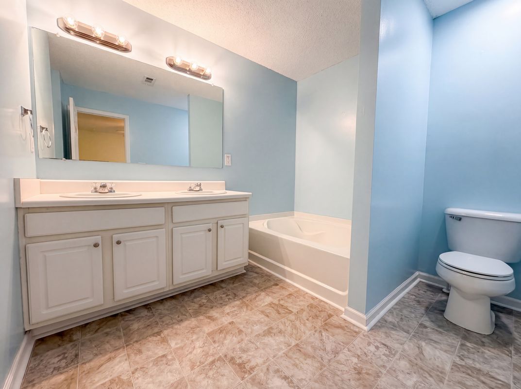 Photo 13 of 20 of 2350 Heritage Park Cir NW, Kennesaw, GA