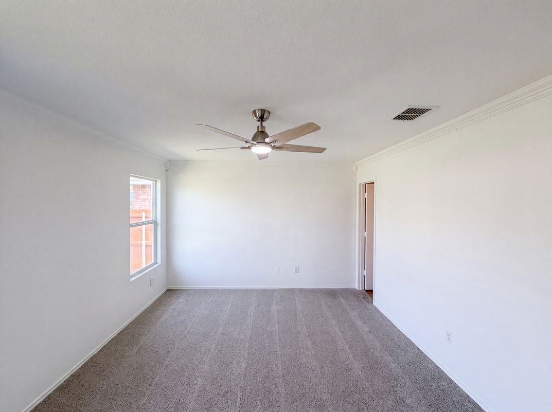 Photo 14 of 18 of 6200 St James Pl, Denton, TX