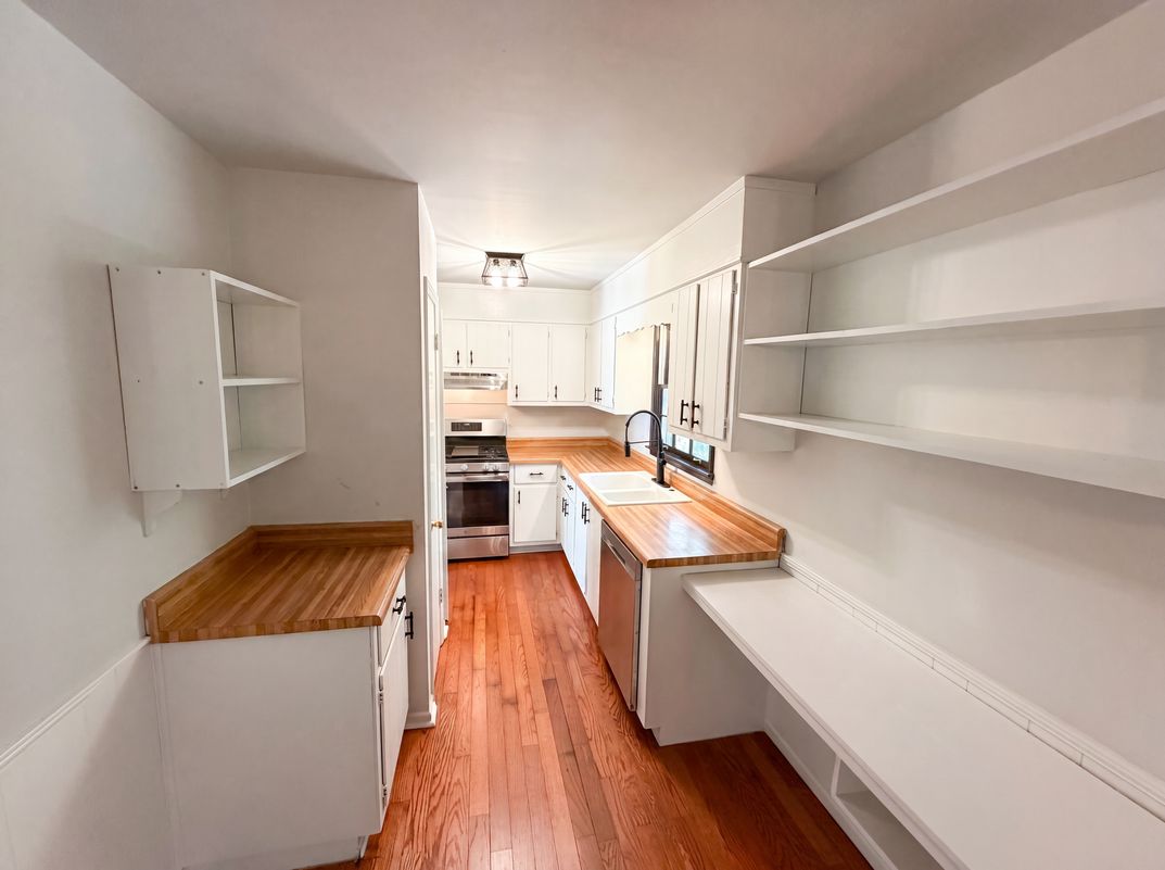 Photo 11 of 22 of 1271 Seven Springs Cir, Marietta, GA