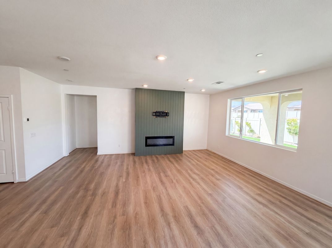Property photo 3 of 11619 Sky Pointe Dr