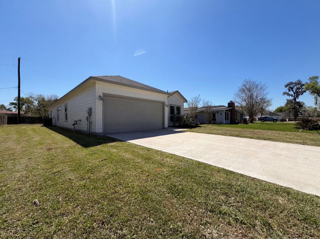 Photo 7 of 20 of 222 Spruce Lake Rd, Huffman, TX