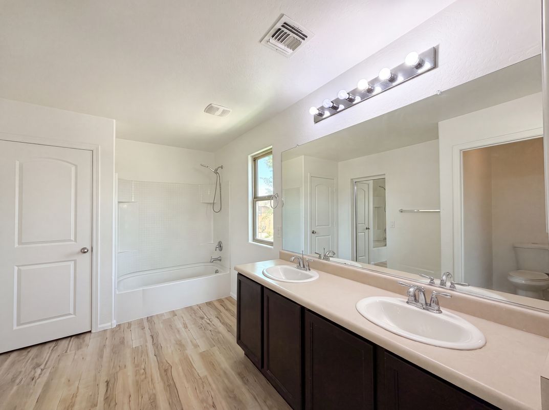 Photo 11 of 27 of 7730 W Giles Rd, Phoenix, AZ