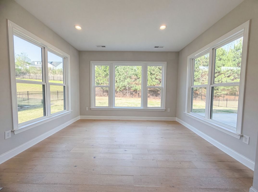 Photo 11 of 20 of 5016 Watercrest Trl, Belmont, NC