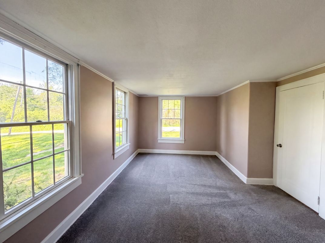 Photo 4 of 31 of 23691 Redfern Rd, Columbia Station, OH