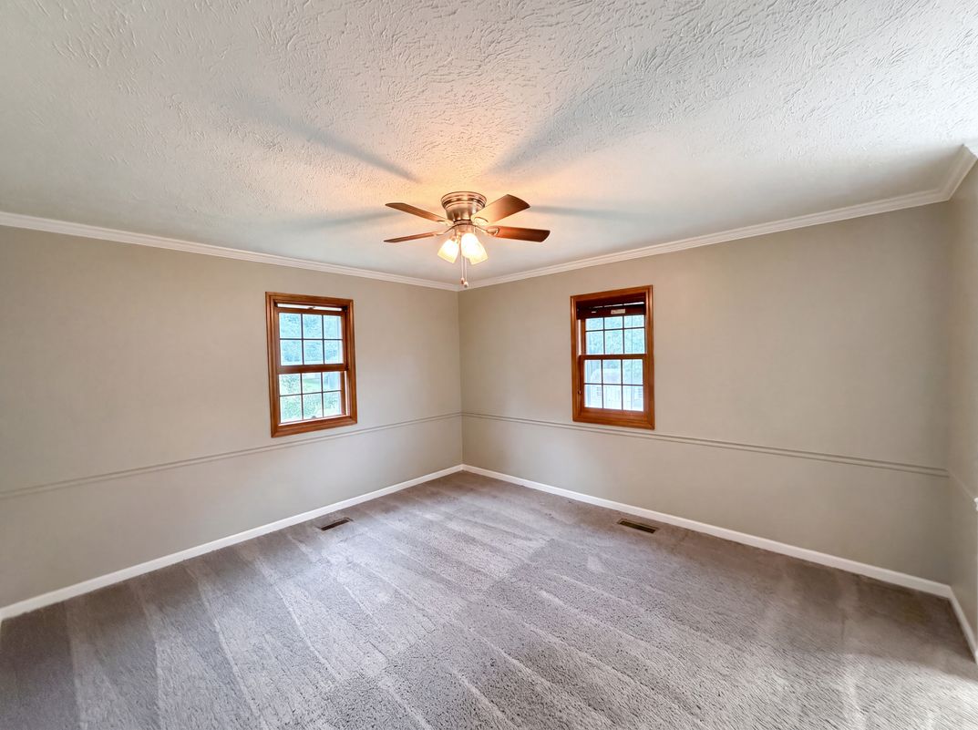Photo 4 of 23 of 8005 Edgewood Ct, Plainfield, IN