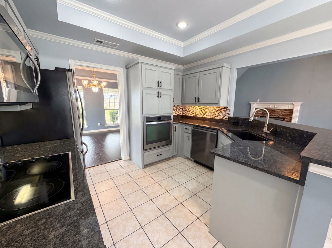 Photo 2 of 22 of 4014 Ovilla Rd, Waxahachie, TX
