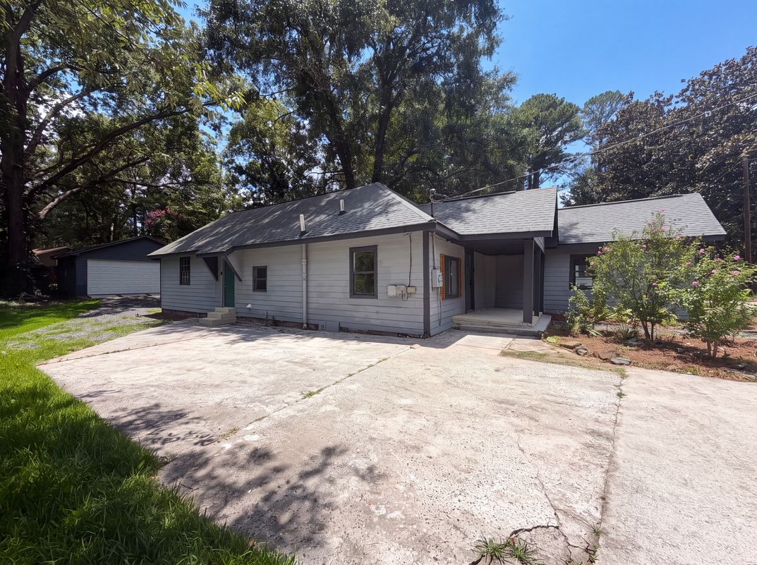 Photo 5 of 26 of 470 Oak Dr, Atlanta, GA
