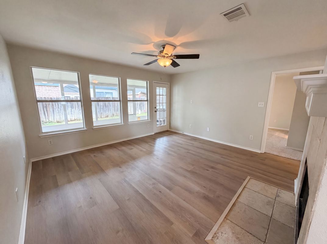 Photo 9 of 30 of 2026 Cardinal Ln, Lewisville, TX
