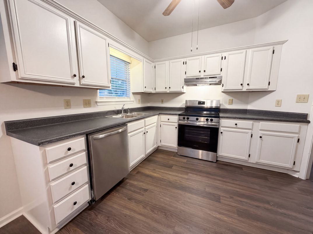 Photo 7 of 20 of 101 Cambridge Pointe Dr, Alabaster, AL