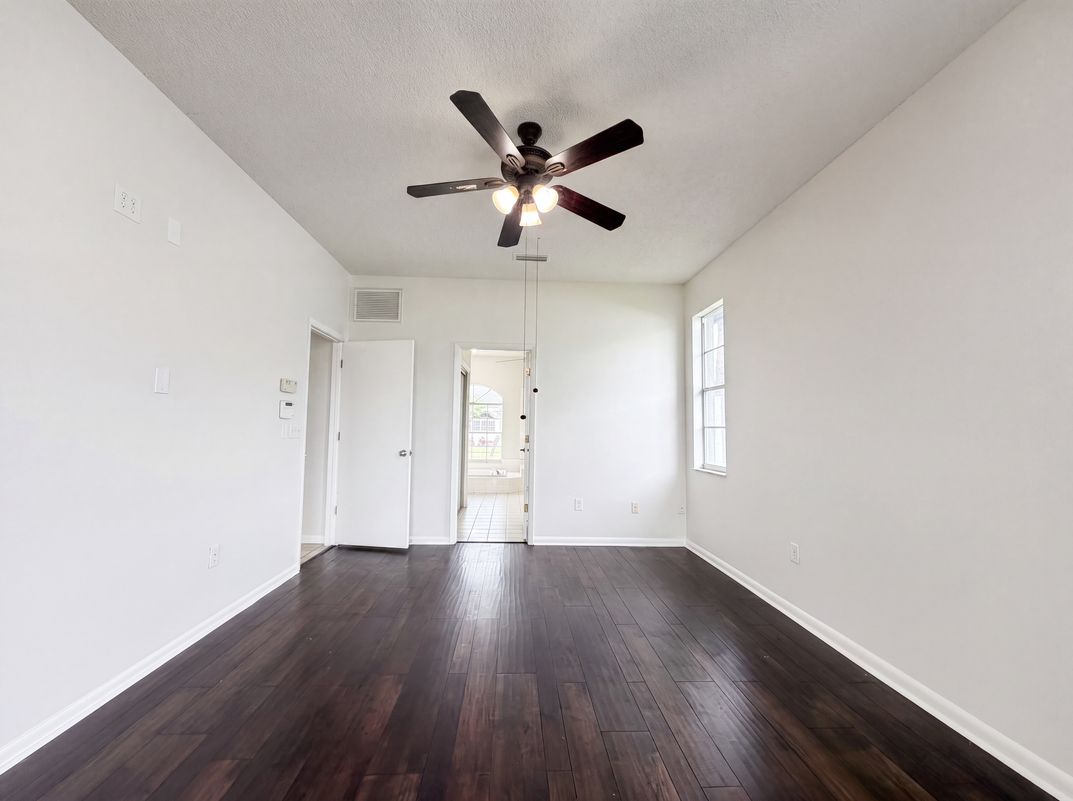 Photo 16 of 28 of 12919 Prestwick Dr, Riverview, FL