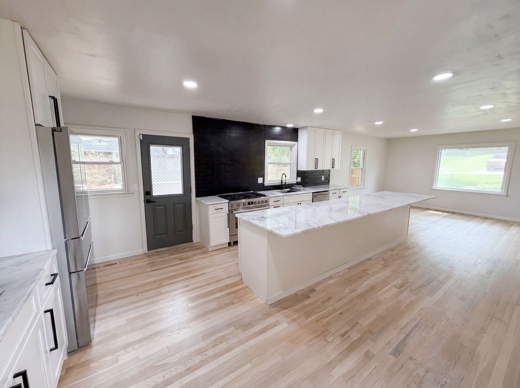 Photo 12 of 30 of 3807 Greenhill Dr, Atlanta, GA