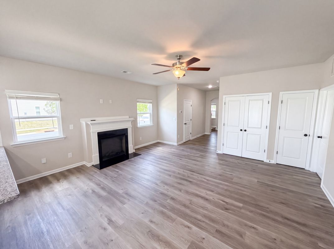 Photo 8 of 25 of 4104 Stoneygreen Ln, Charlotte, NC