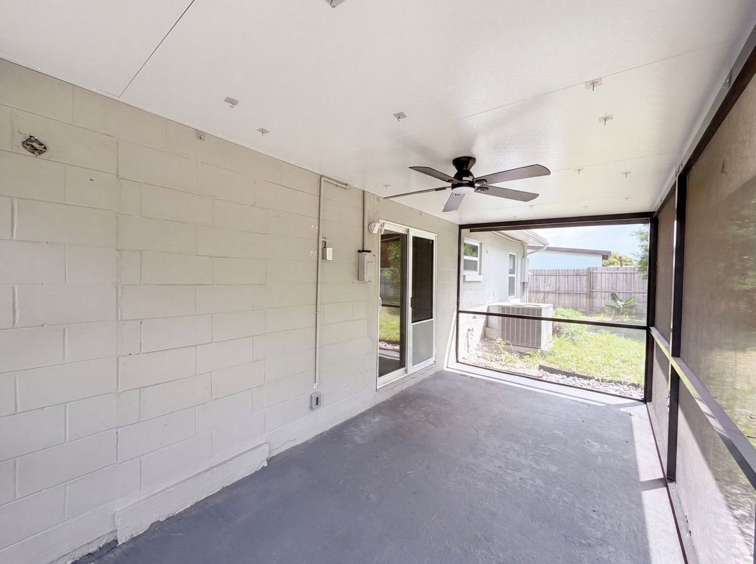 Photo 18 of 19 of 2242 E Dana Dr, Deltona, FL