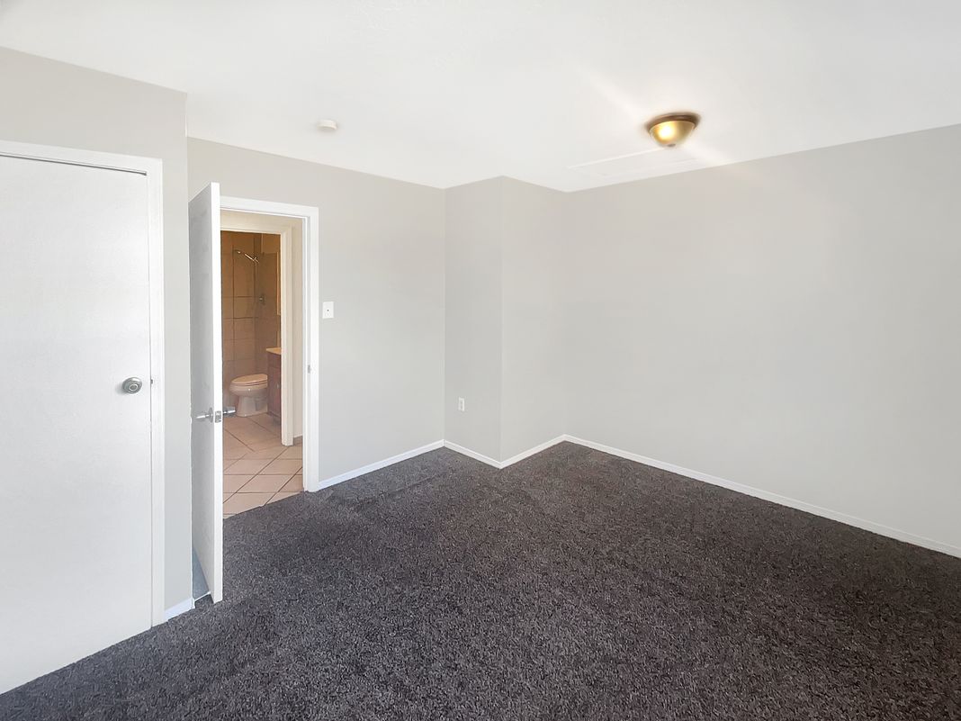Photo 11 of 17 of 1333 Lucretia St SW, Albuquerque, NM