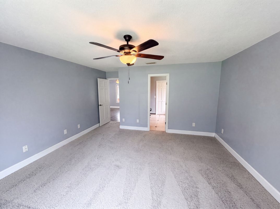 Photo 15 of 33 of 4830 Dunbarton Dr, Orlando, FL