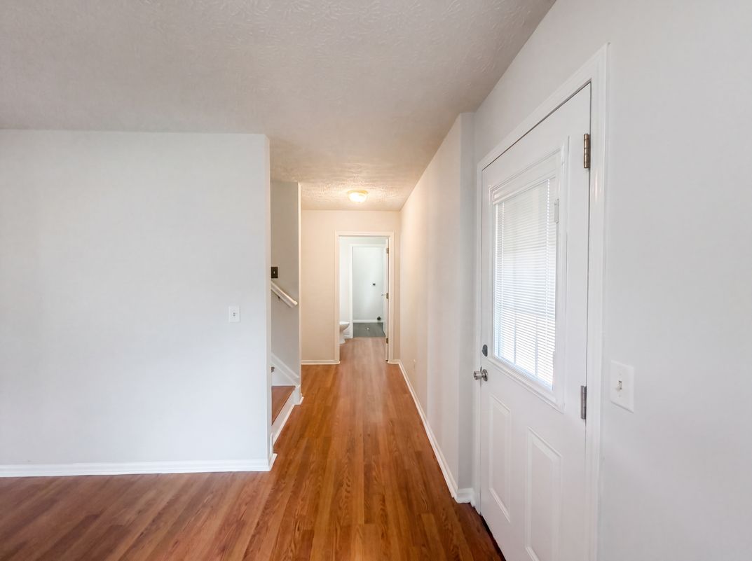 Photo 8 of 32 of 1618 Saddlebrook Dr, Heath, OH