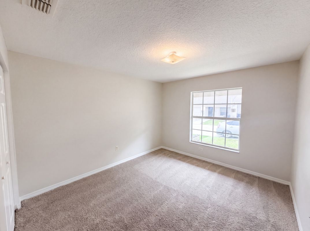 Photo 14 of 27 of 37209 Grassy Hill Ln, Dade City, FL