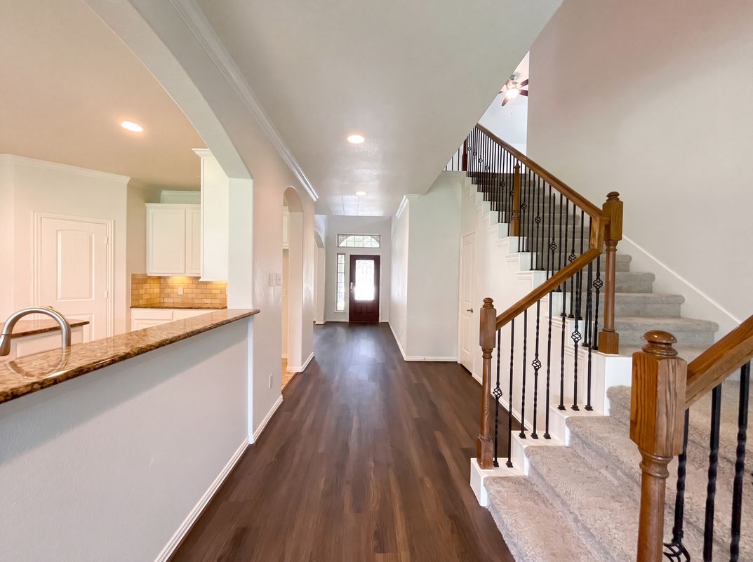 Photo 9 of 22 of 17118 Jetton Park Ln, Humble, TX