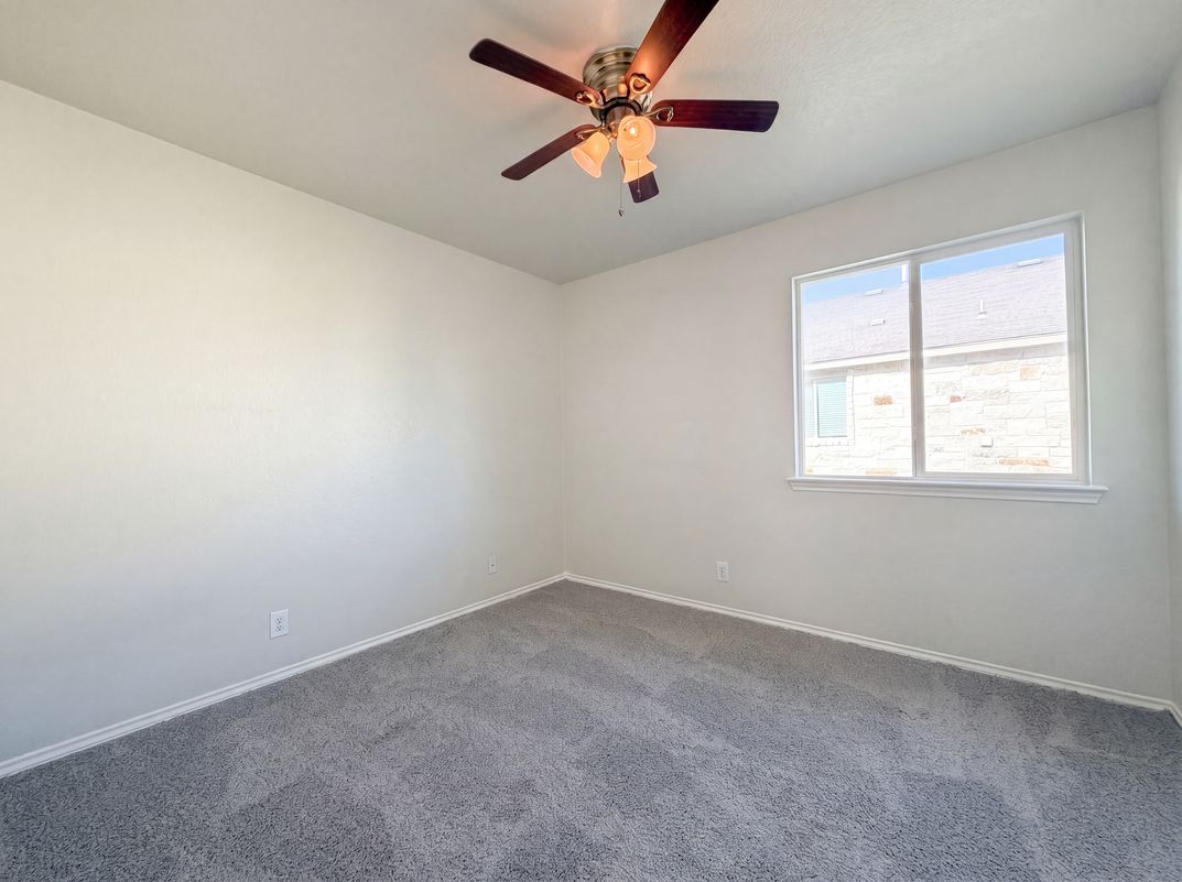 Photo 15 of 16 of 2886 Oakbranch Rdg, New Braunfels, TX