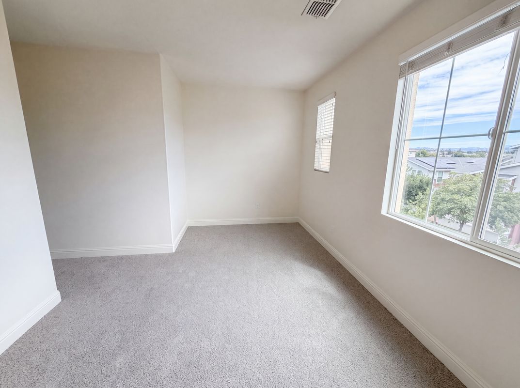 Photo 15 of 31 of 3127 Madsen St, Hayward, CA