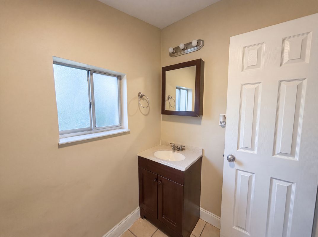 Photo 14 of 26 of 722 Virginia Ln, Apopka, FL
