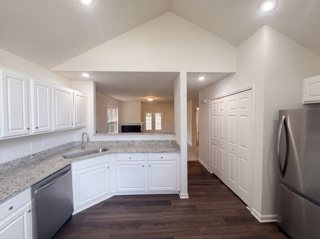 Photo 8 of 23 of 30 Pickwick Pl, Greensboro, NC