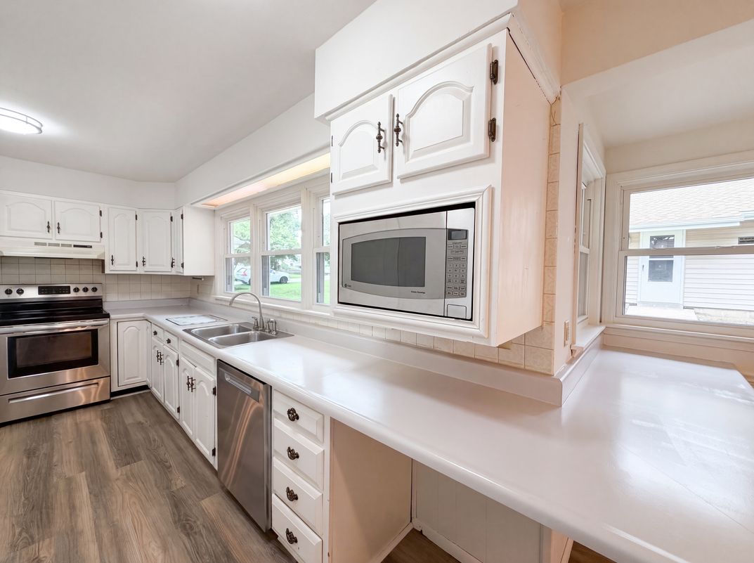 Photo 18 of 21 of 925 Woodcrest Ln, Hazelwood, MO